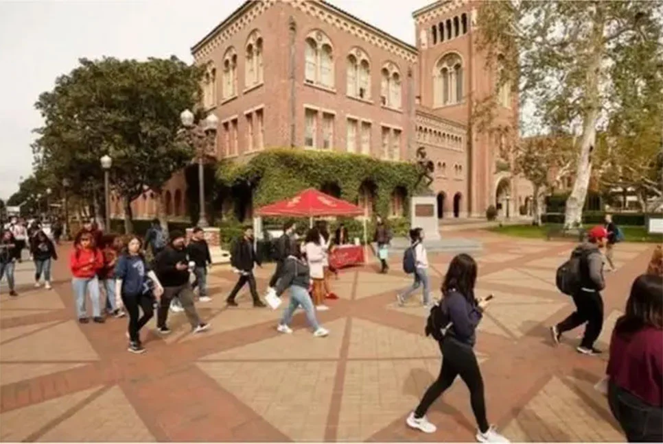 ট্রাম্প ক্ষমতায় আসার আগেই ক্যাম্পাসে ফিরতে হবে বিদেশি শিক্ষার্থীদের